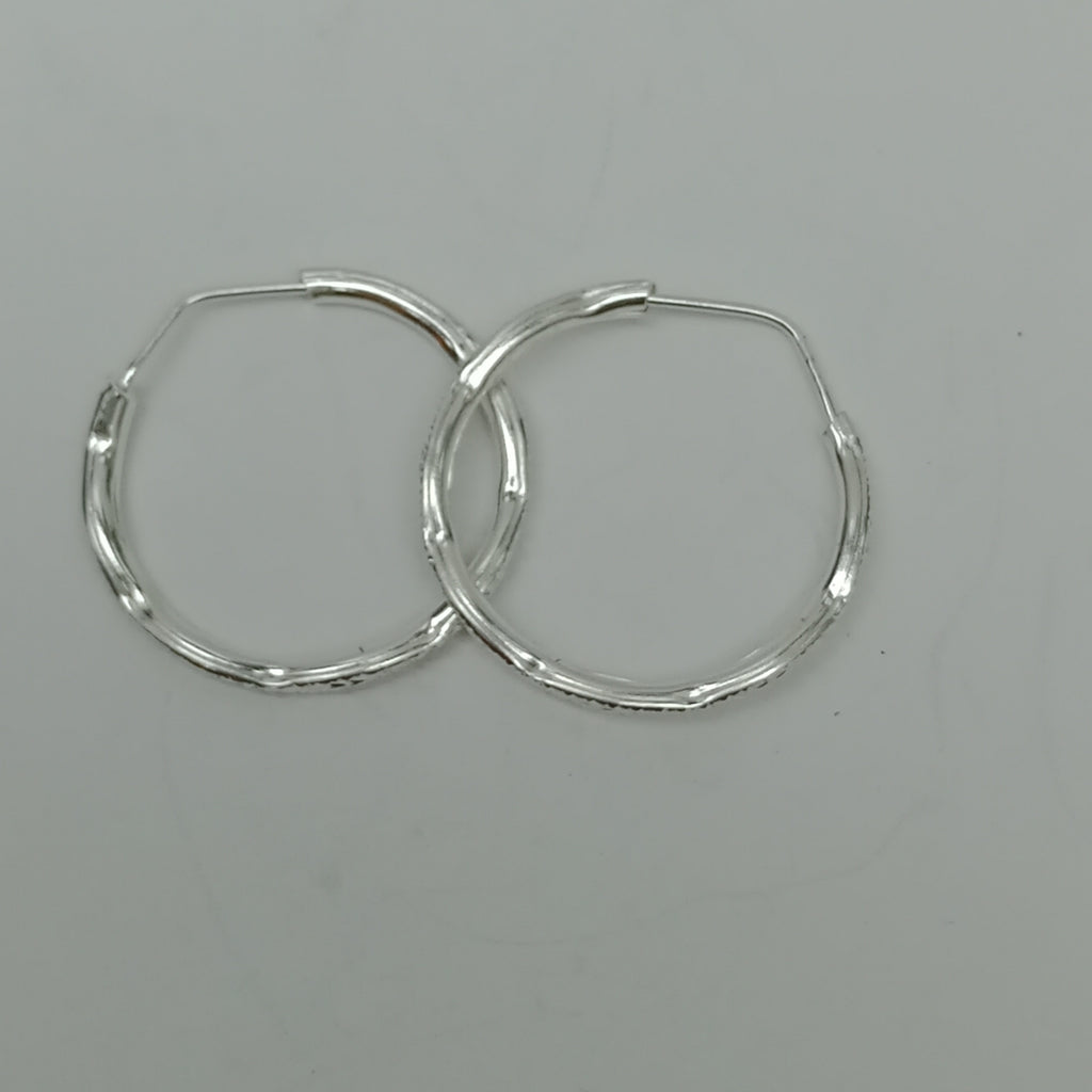 PAR ARRACADAS LABRADAS PLATA .925 2.6 GR (NUEVO)
