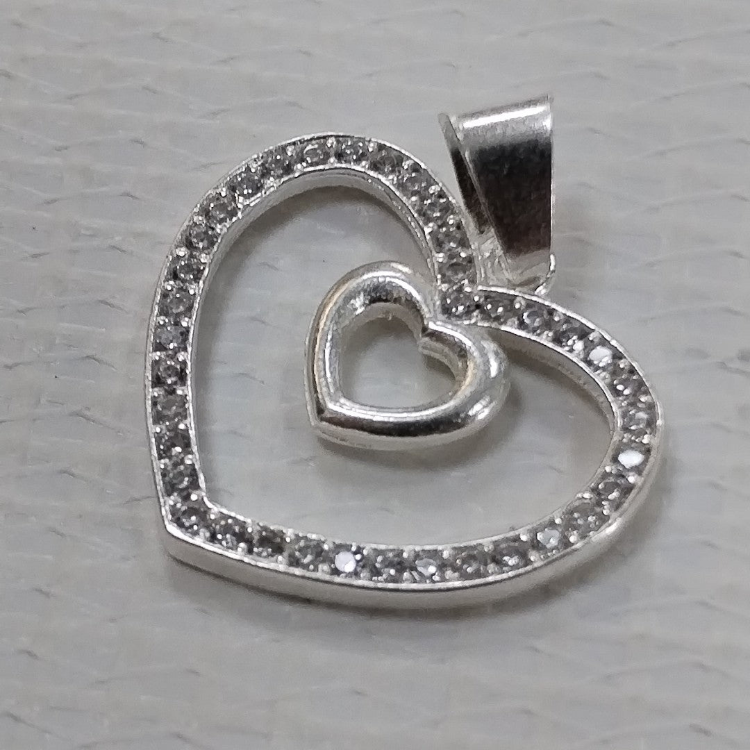 DIJE CORAZON C/CIRCONIAS PLATA .925 2.7 GR (NUEVO)