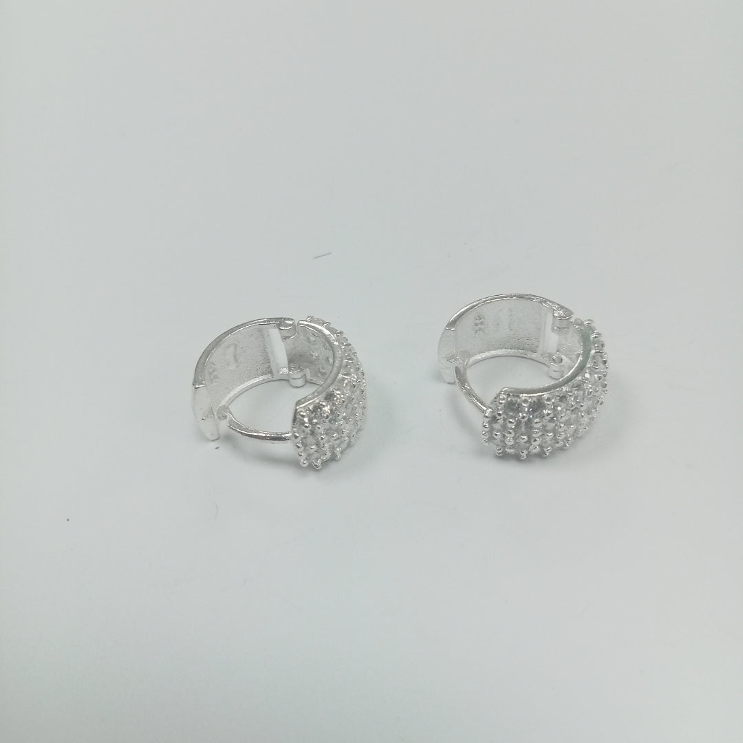 HUGGIES C/CIRCONIAS PLATA .925 5.4 GR (NUEVO)