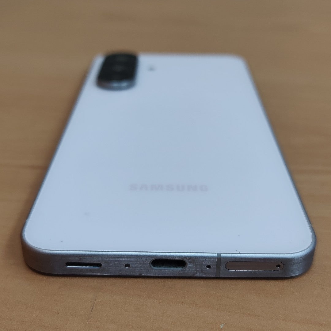 CELULAR SAMSUNG GALAXY A56 SM-A566E (2025) 256 GB 8 GB RAM (SEMINUEVO)