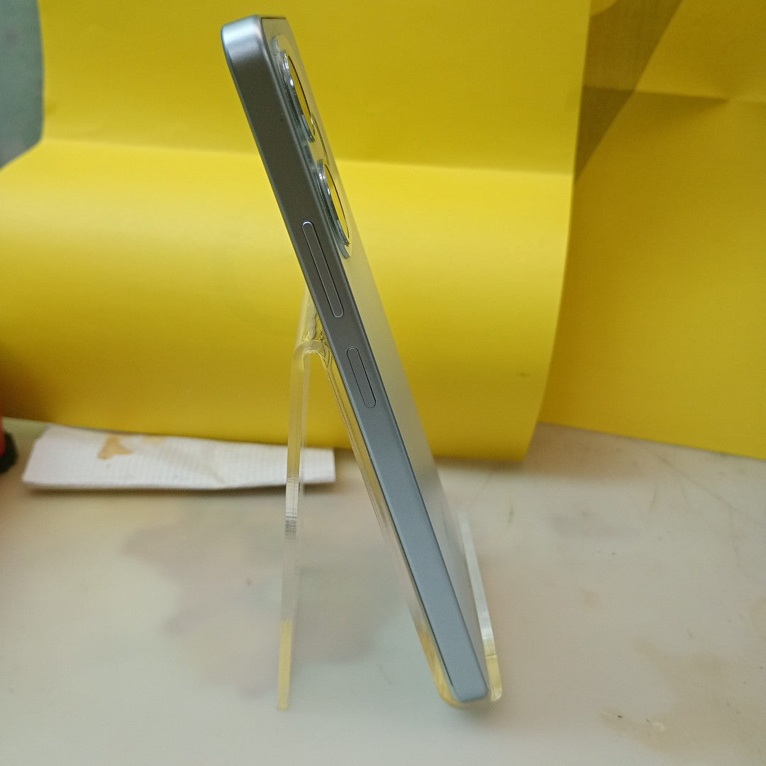 CELULAR OPPO  A5 PRO CPH2711 (2025) 256 GB 8 GB RAM (SEMINUEVO)