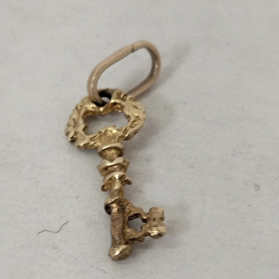 DIJE ORO 10 K 0.7 GRMS (SEMINUEVO)