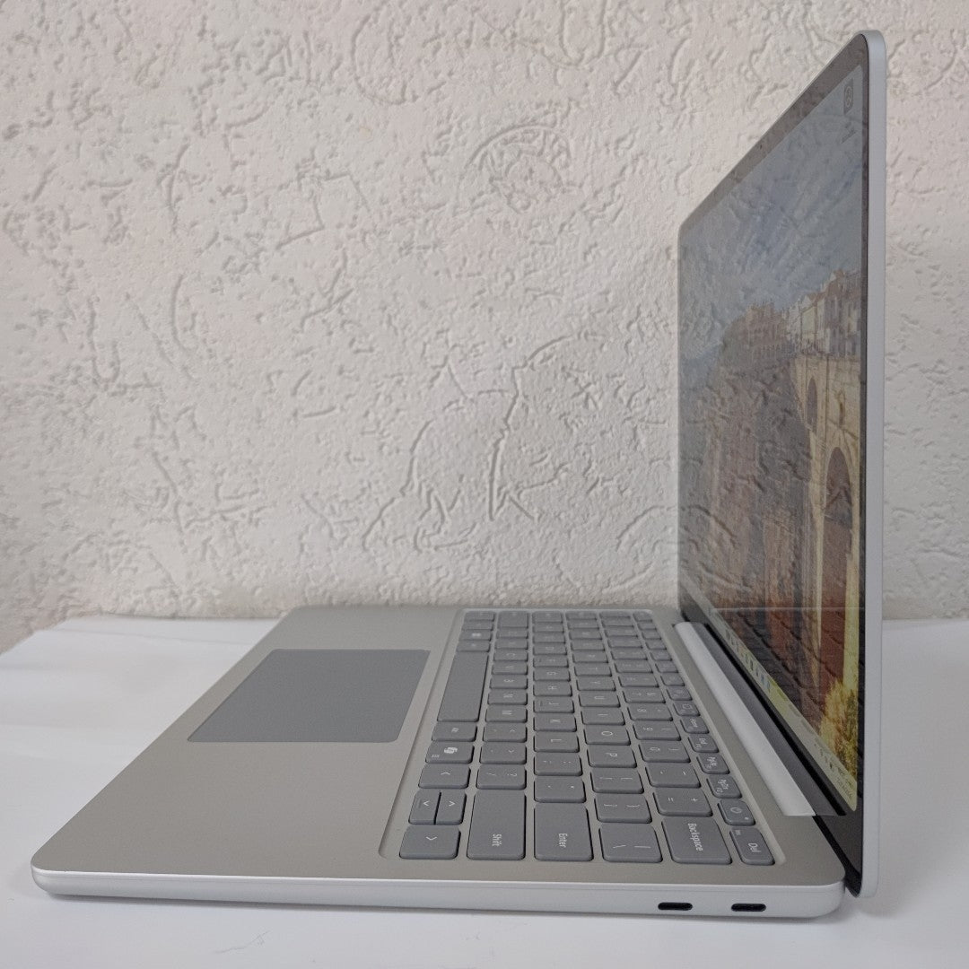 LAPTOP MICROSOFT SURFACE LAPTOP 2095 (2025) 256 GB SSD 16 GB RAM (SEMINUEVO)