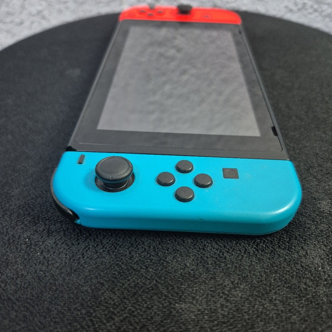 CONSOLA DE VIDEOJUEGO NINTENDO SWITCH 1.1 32 GB (SEMINUEVO)