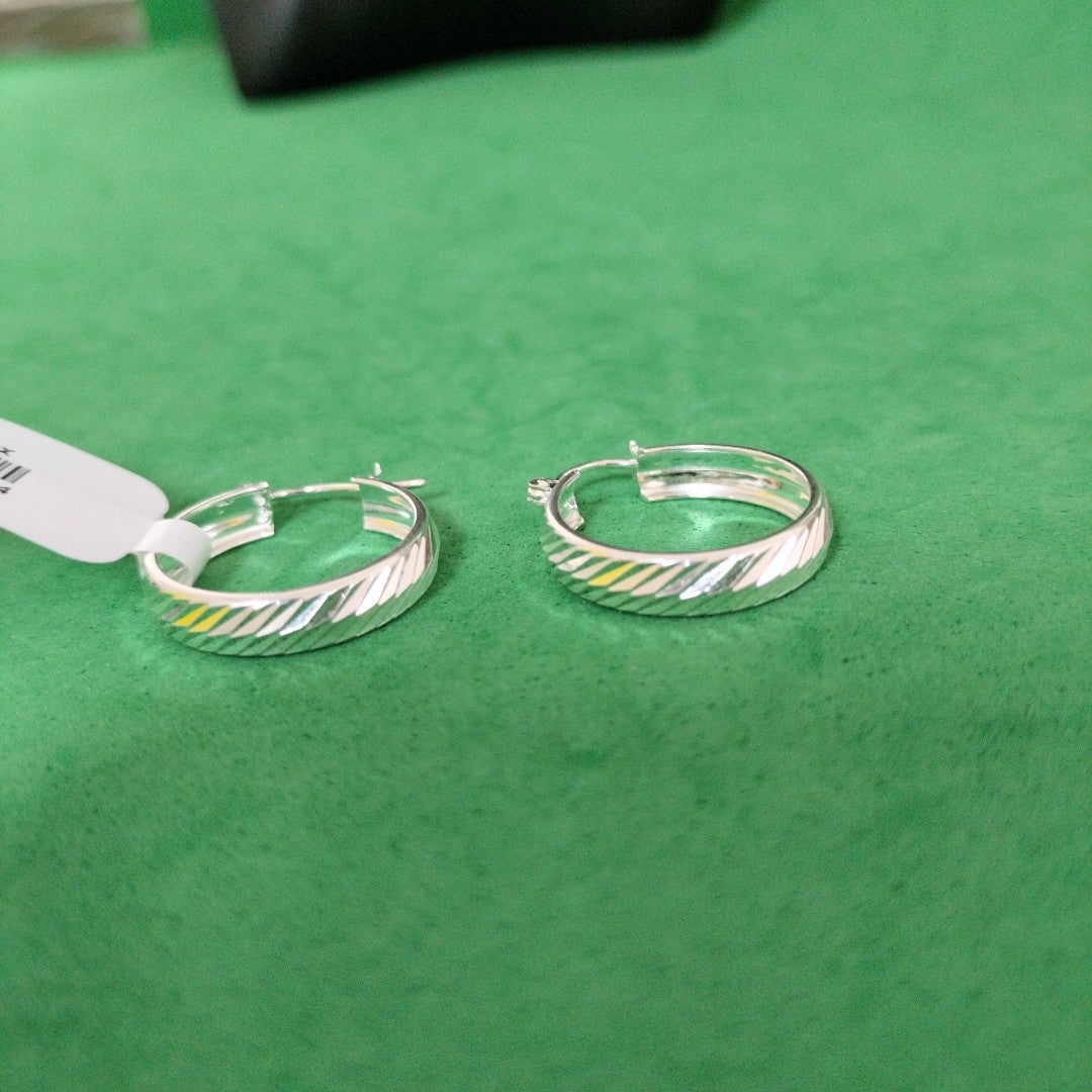 PAR ARRACADAS FACETADAS PLATA .925 2.3 GR (NUEVO)