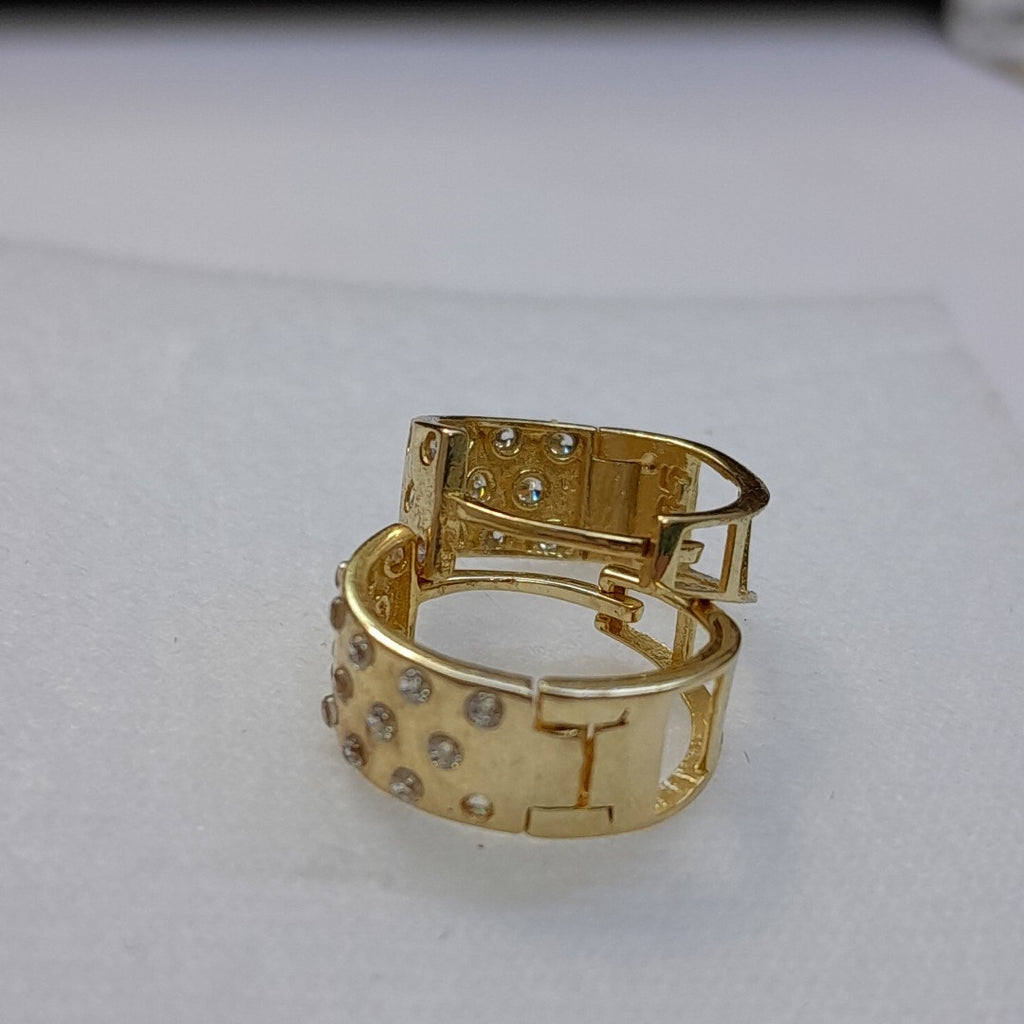 HUGGIES ORO 14K 2.5 (NUEVO)