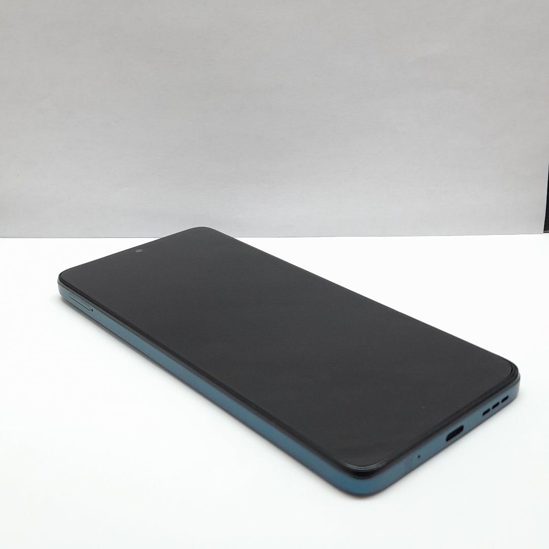 CELULAR MOTOROLA MOTO G06 XT2535-2 (2025) 64 GB 4 GB RAM (SEMINUEVO)