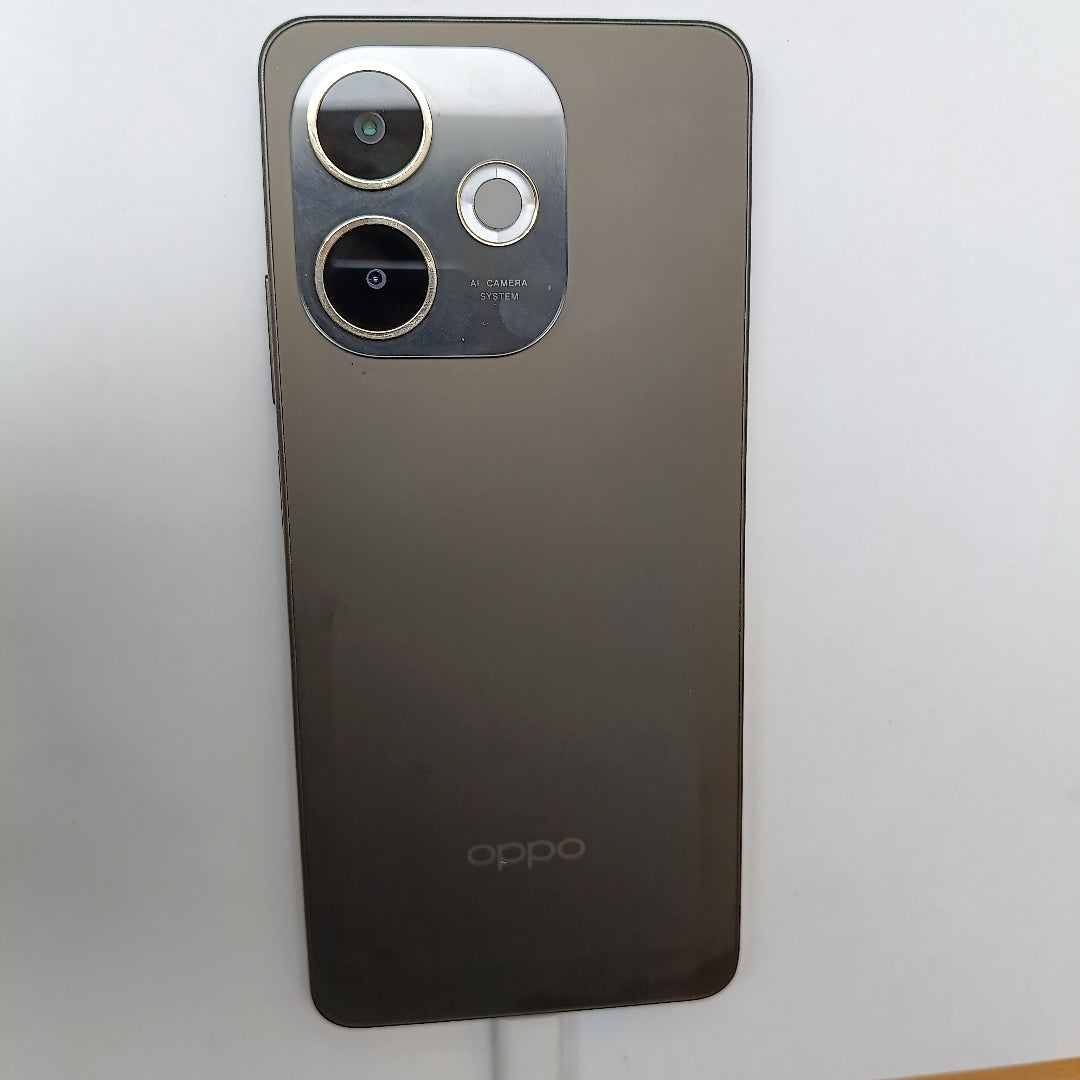 CELULAR OPPO  A5 PRO 5G CPH2695 (2025) 256 GB 8 GB RAM (SEMINUEVO)