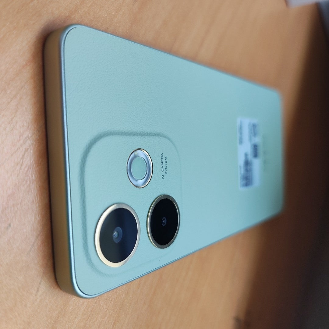 CELULAR OPPO  A5 PRO CPH2711 (2025) 256 GB 8 GB RAM (SEMINUEVO)