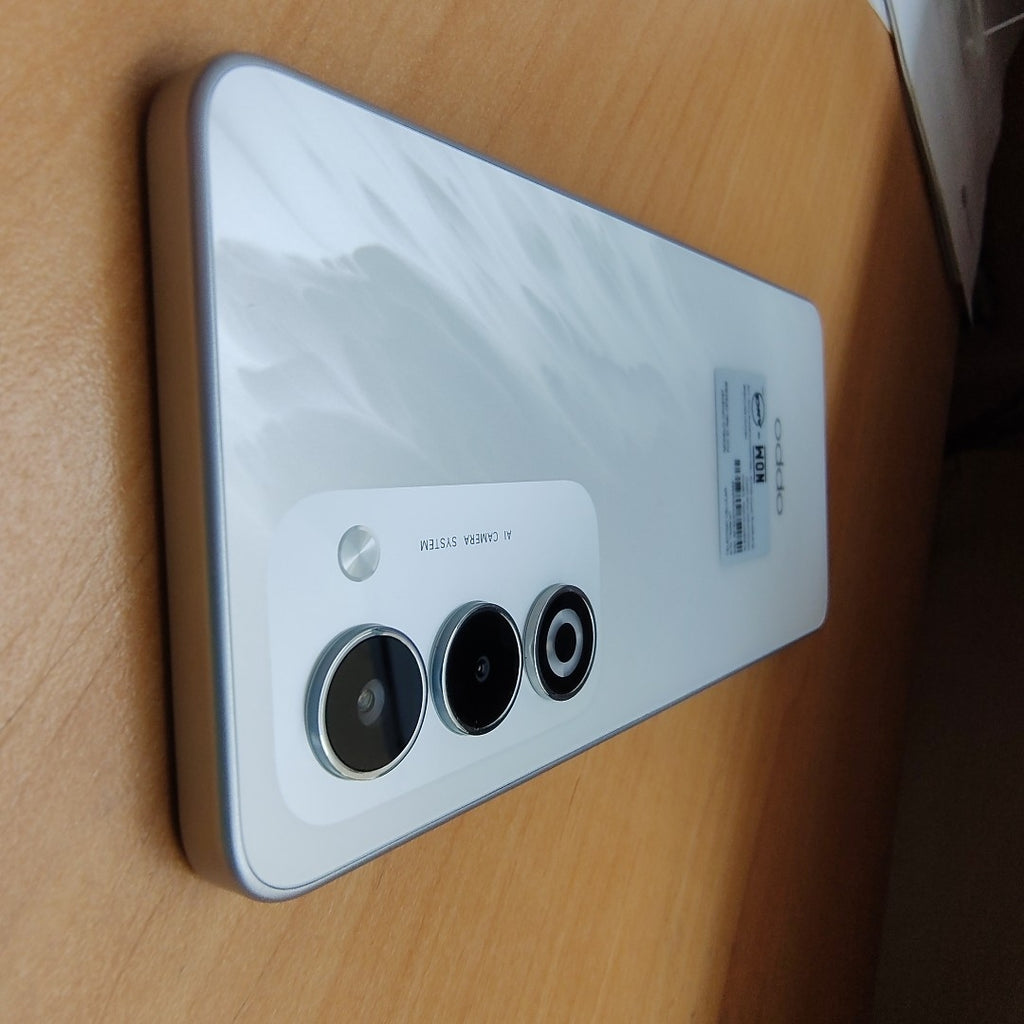 CELULAR OPPO  A5 CPH2727 (2025) 256 GB 4 GB RAM (SEMINUEVO)