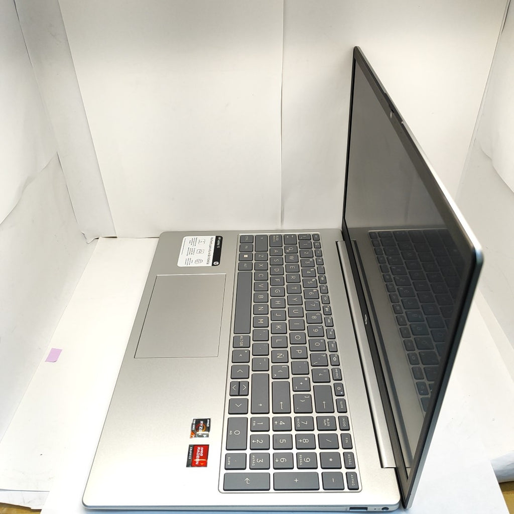 LAPTOP HP 15-FC0081LA (2025) 512 GB SSD 8 GB RAM (SEMINUEVO)