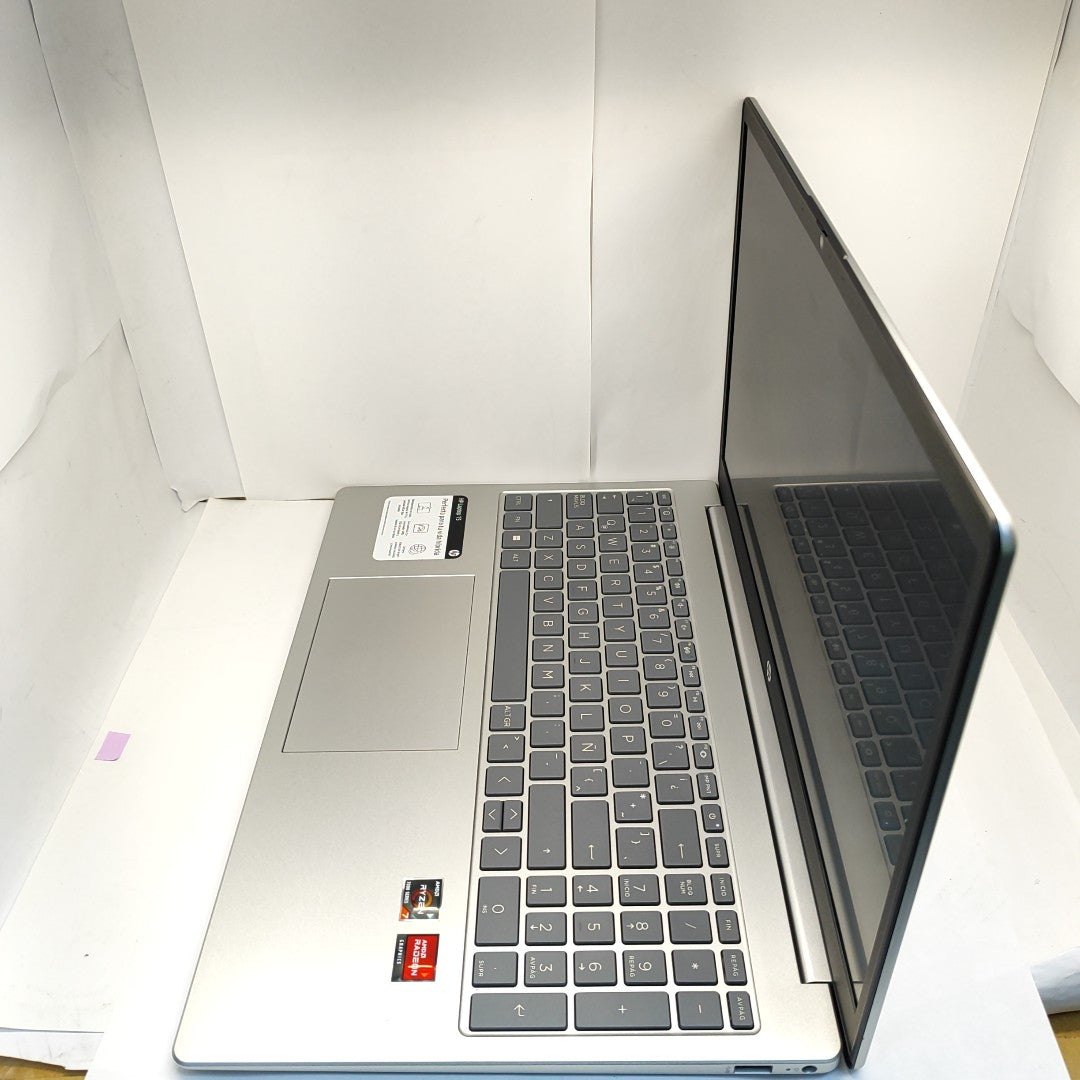 LAPTOP HP 15-FC0081LA (2025) 512 GB SSD 8 GB RAM (SEMINUEVO)
