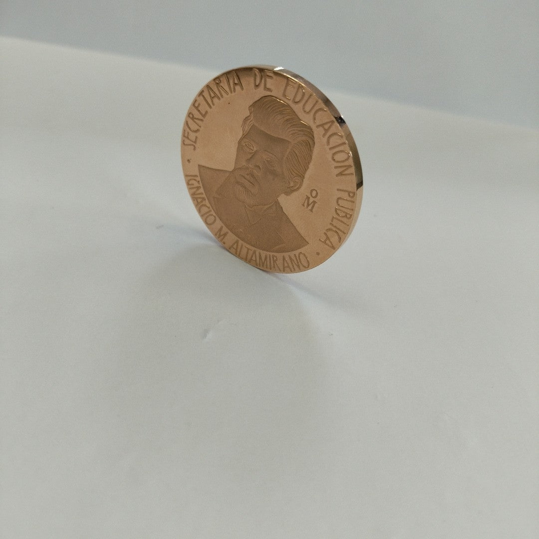 MEDALLA CONMEMORATIVA ORO 21 K 42,00 GRMS (SEMINUEVO)