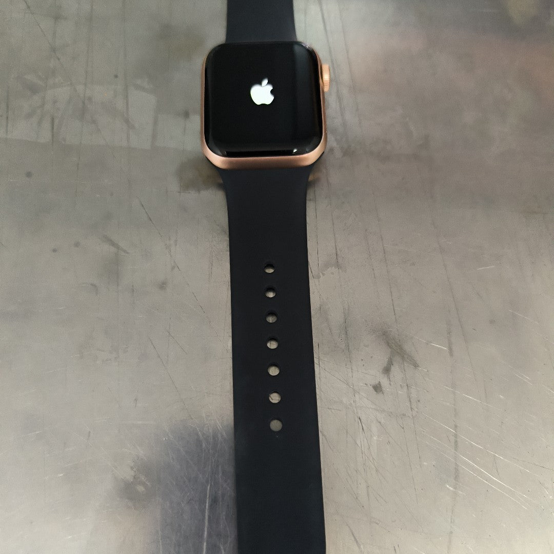 SMARTWATCH APPLE SE ALUMINIO A2351 40 MM GPS (SEMINUEVO)