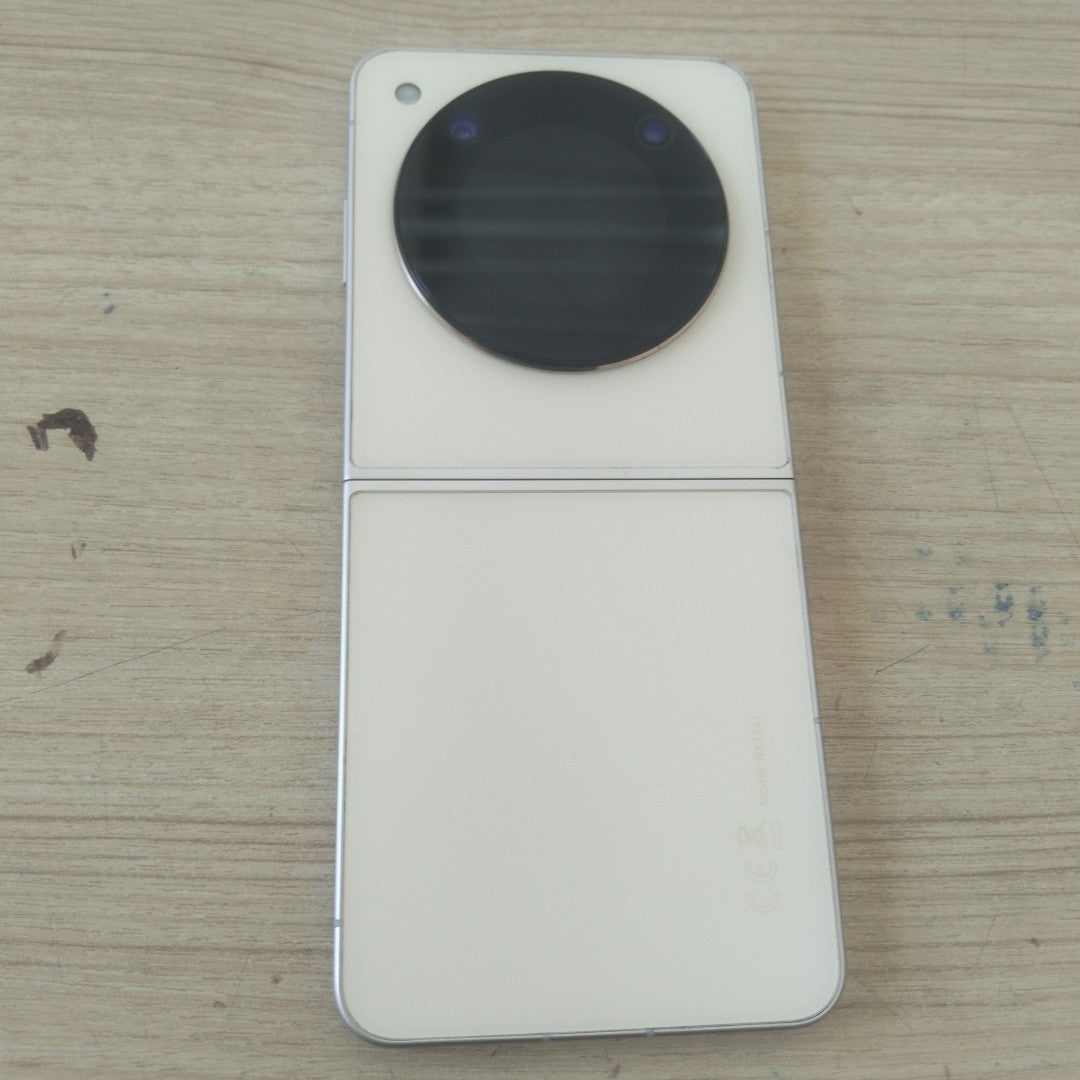 CELULAR NUBIA  FLIP 5G NX724J (2024) 256 GB 8 GB RAM (SEMINUEVO)