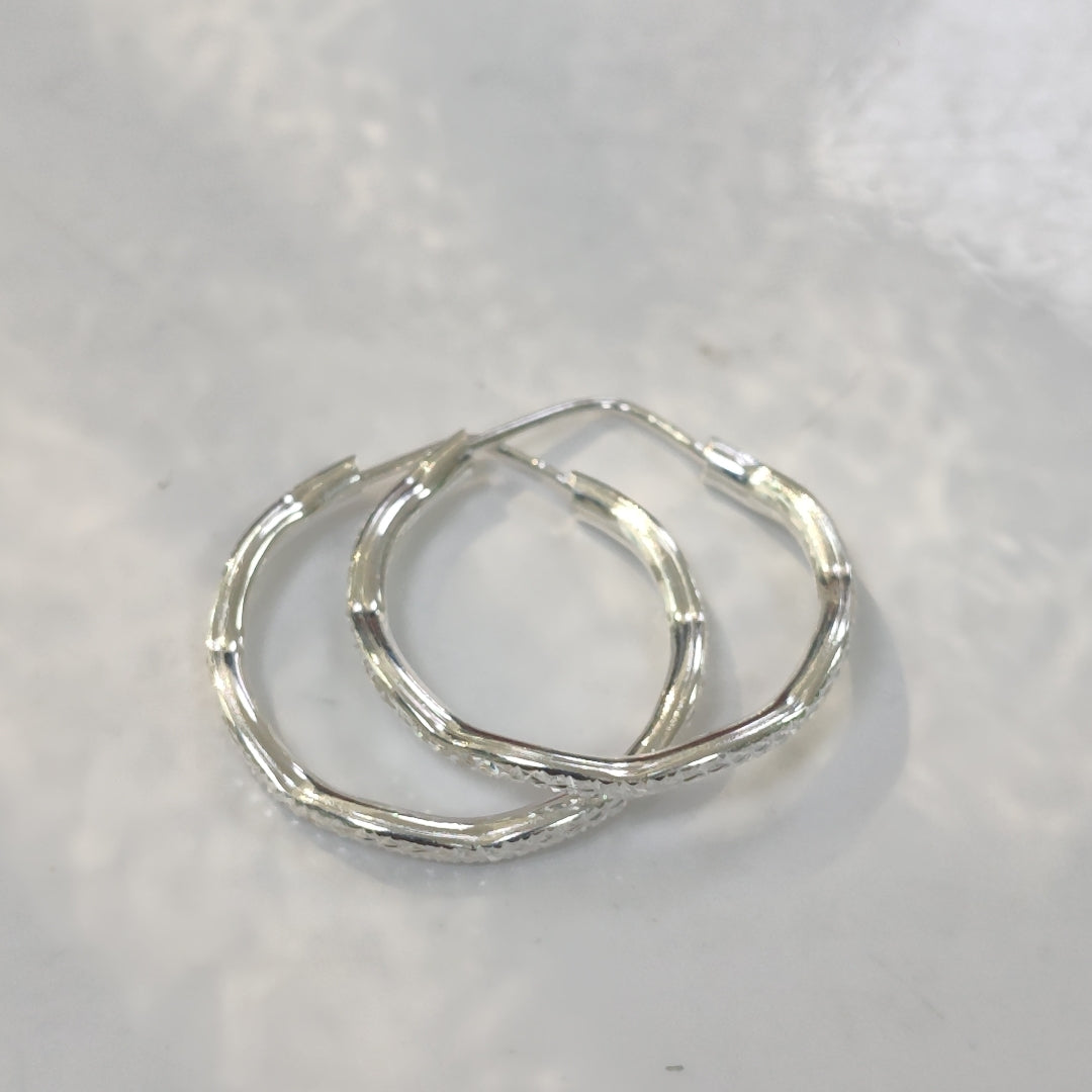 PAR ARRACADAS LABRADAS PLATA .925 2.6 GR (NUEVO)
