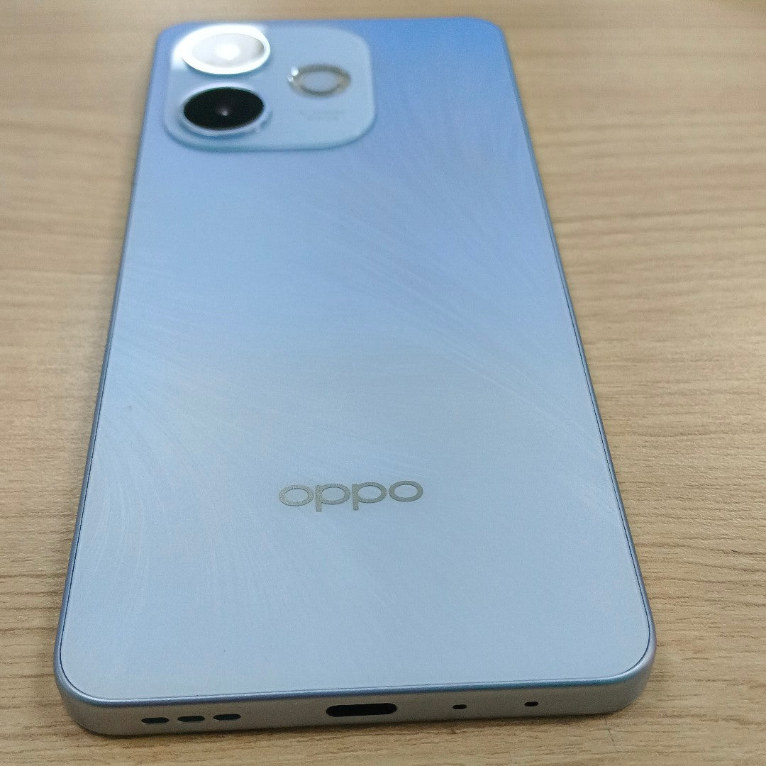 CELULAR OPPO  A5 PRO CPH2711 (2025) 256 GB 8 GB RAM (SEMINUEVO)