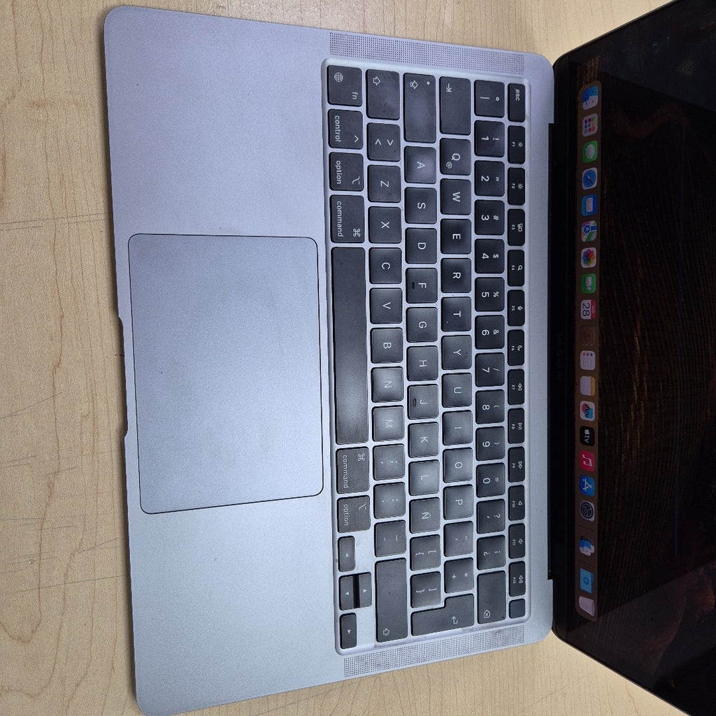 LAPTOP APPLE MACBOOK AIR 13" 2020 3.2 A2337 256 GB SSD 8 GB RAM (SEMINUEVO)