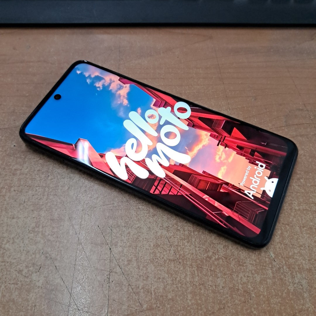 CELULAR MOTOROLA MOTO G55 5G XT2435-2 (2024) 256 GB 8 GB RAM (SEMINUEVO)