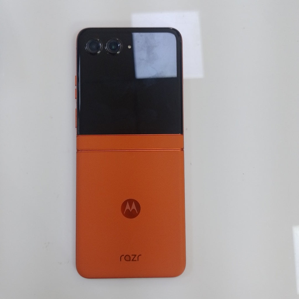 CELULAR MOTOROLA RAZR 50 5G XT2453-1 512 GB 12 GB RAM (SEMINUEVO)