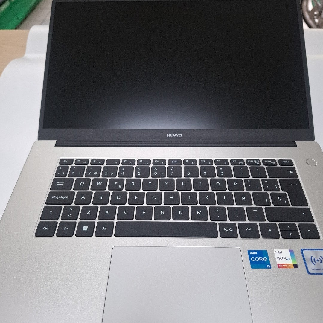 LAPTOP HUAWEI MATEBOOK D 15 BODE-WDH9 (2022) 512 GB SSD 8 GB RAM (SEMINUEVO)