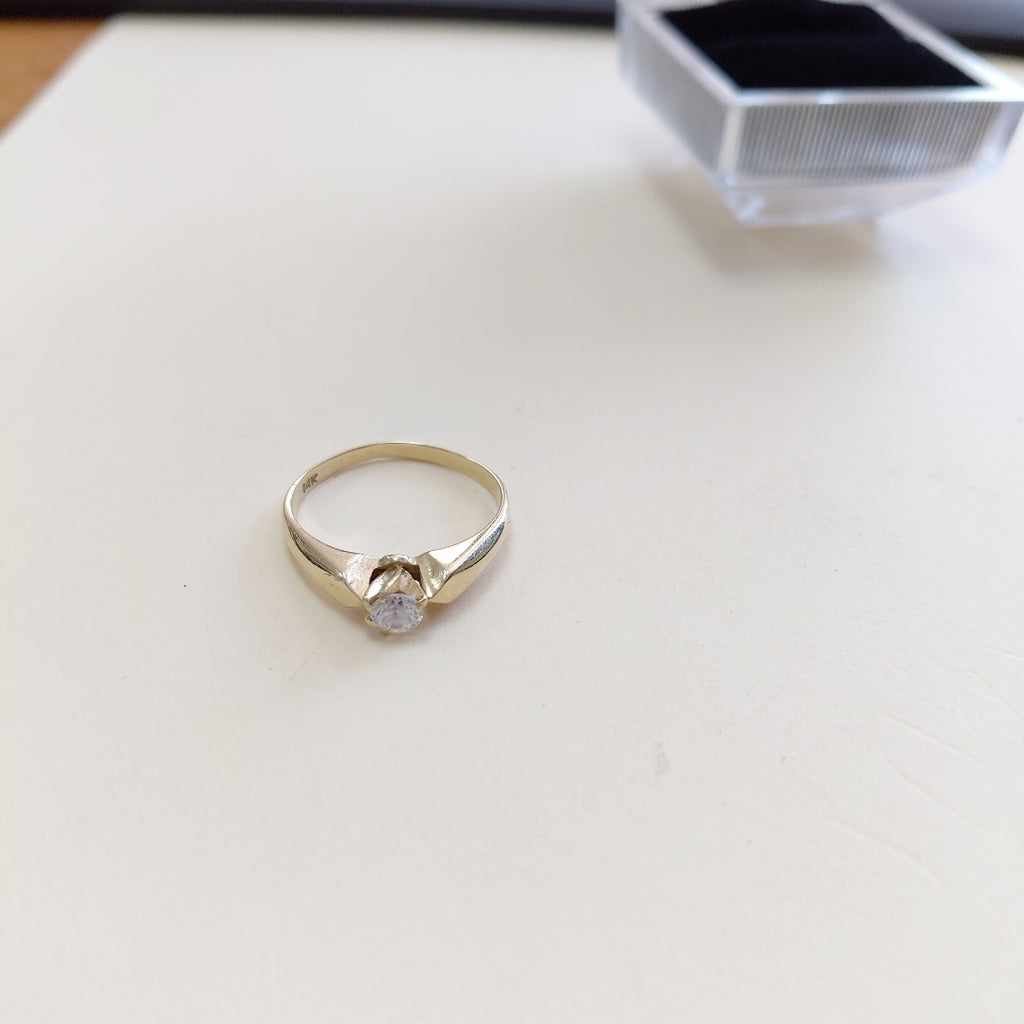 SOLITARIO ORO 14 K 2.3 GRMS (SEMINUEVO)