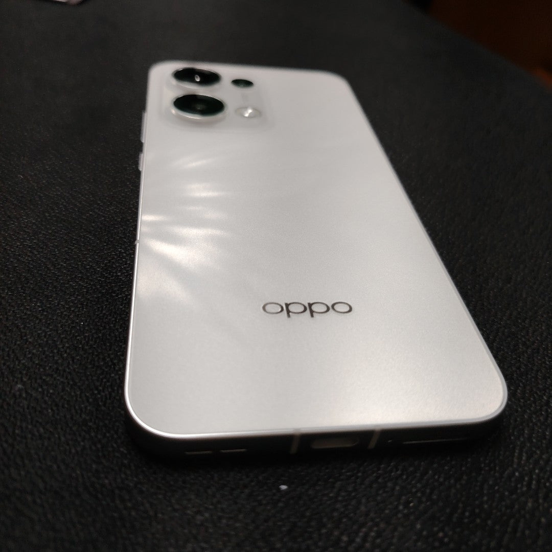CELULAR OPPO RENO13 5G CPH2689 (2024) 512 GB 12 GB RAM (SEMINUEVO)