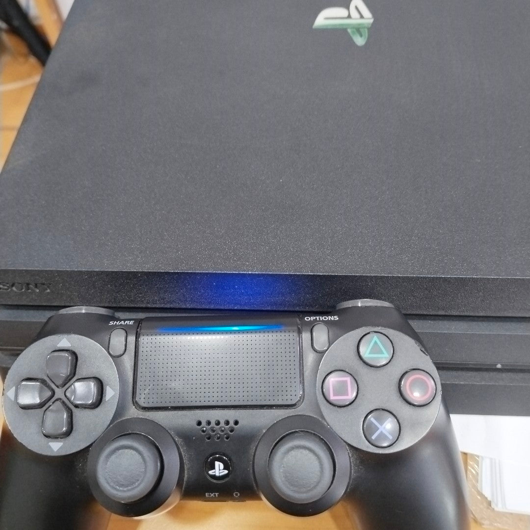 CONSOLA DE VIDEOJUEGO SONY PS4 PRO 1 TB (SEMINUEVO)