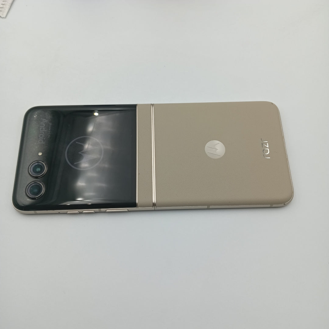 CELULAR MOTOROLA RAZR 50 5G XT2453-1 512 GB 12 GB RAM (SEMINUEVO)