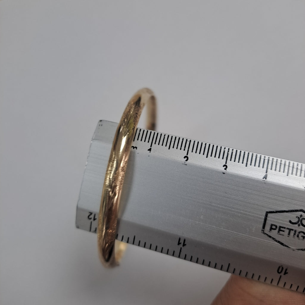 PULSERA RIGIDA ORO 10 K 5.3 GRMS (SEMINUEVO)