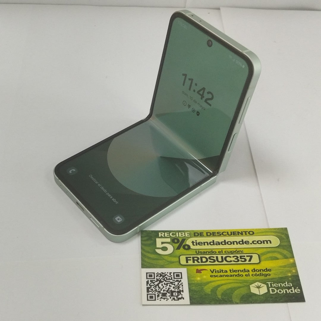 CELULAR SAMSUNG GALAXY Z FLIP6 SM-F741B (2024) 512 GB 12 GB RAM (SEMINUEVO)