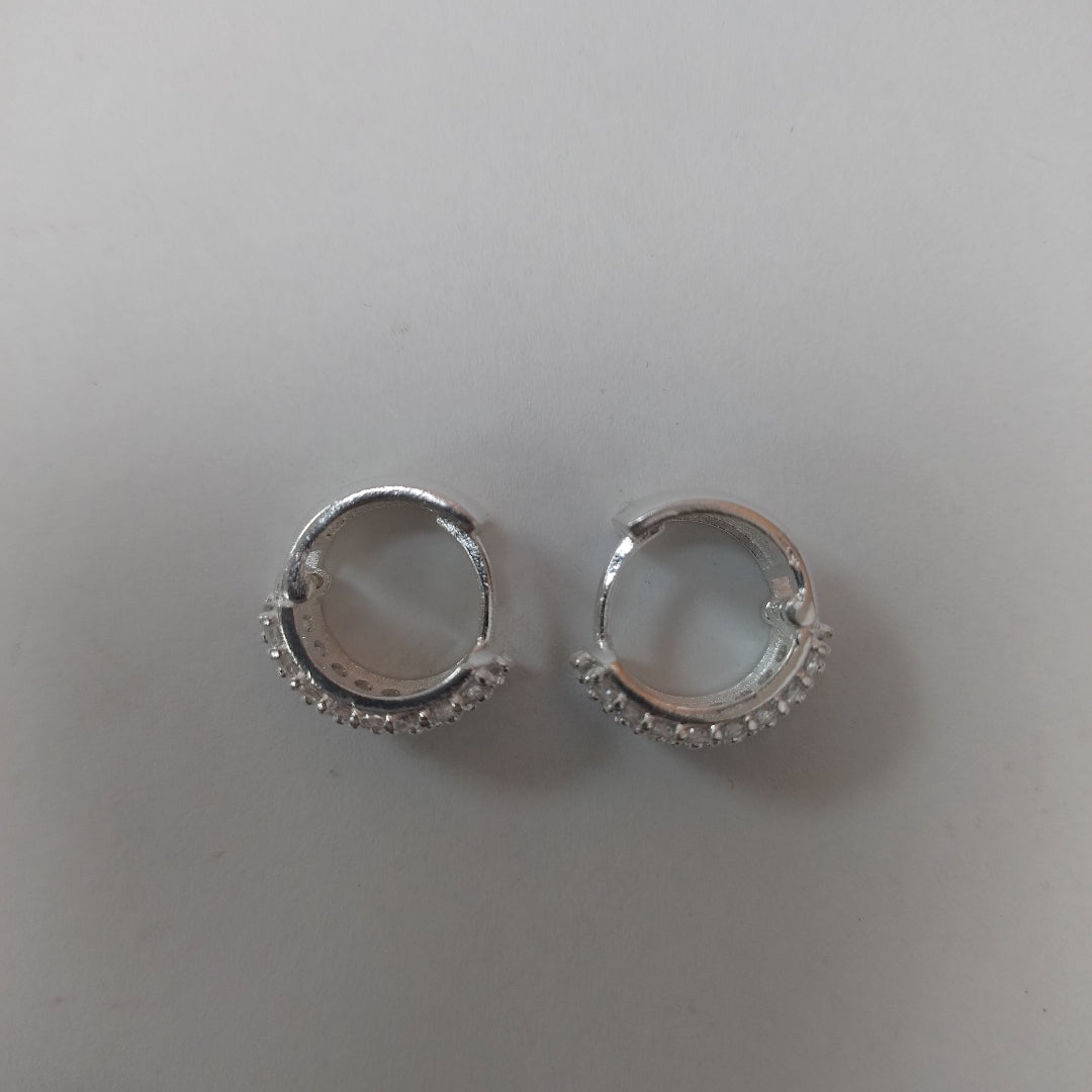 HUGGIES C/CIRCONIAS PLATA .925 5.5 GR (NUEVO)