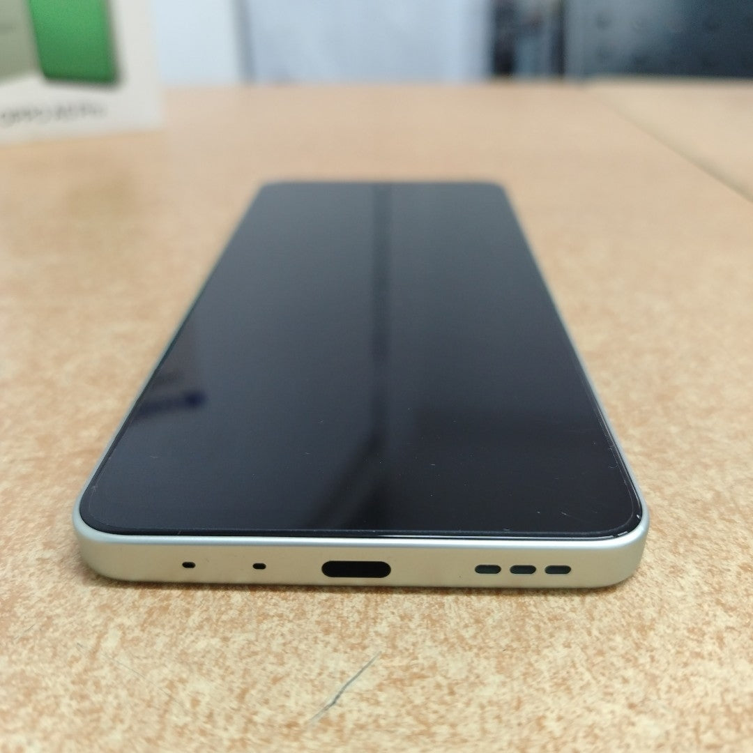 CELULAR OPPO A5 PRO CPH2711 (2025) 256 GB 8 GB RAM (SEMINUEVO)