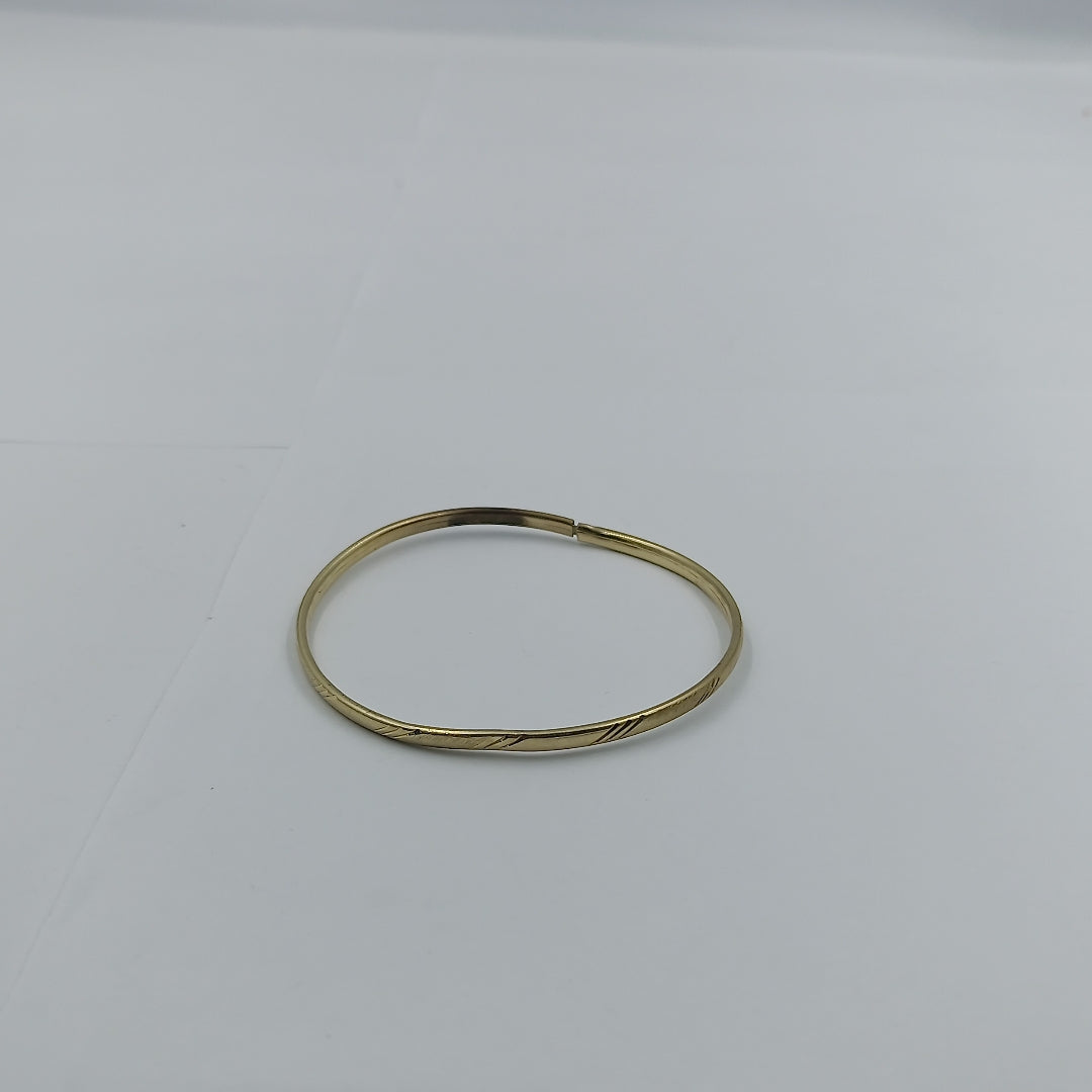 PULSERA RIGIDA ORO 10 K 3.8 GRMS (SEMINUEVO)