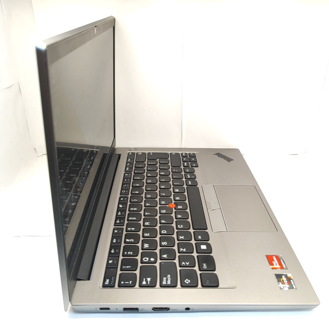 LAPTOP LENOVO THINKPAD E14 GEN 3 (2023) 512 GB SSD 16 GB RAM (SEMINUEVO)