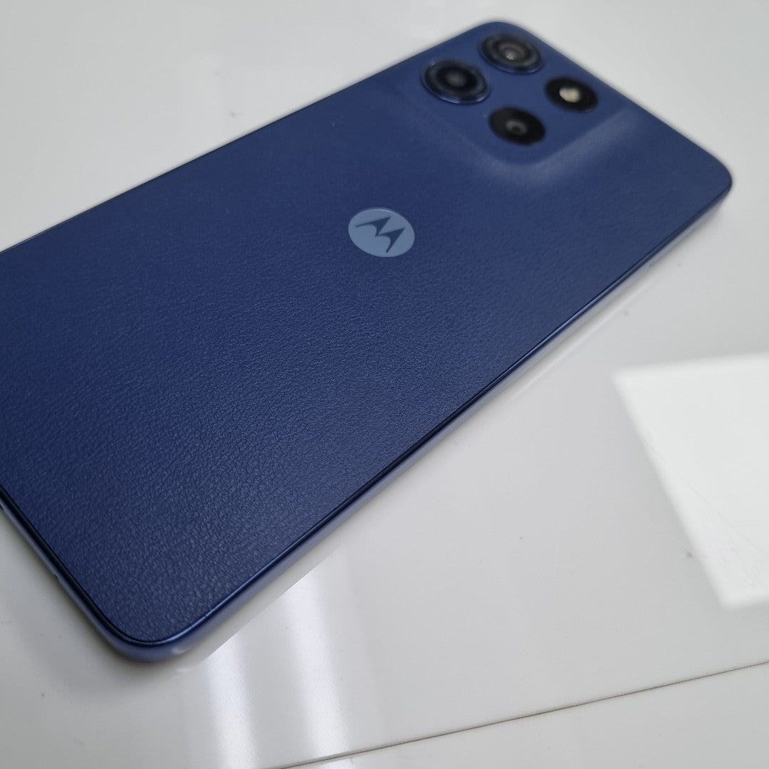 CELULAR MOTOROLA MOTO G15 XT2521-2 (2025) 512 GB 4 GB RAM (SEMINUEVO)