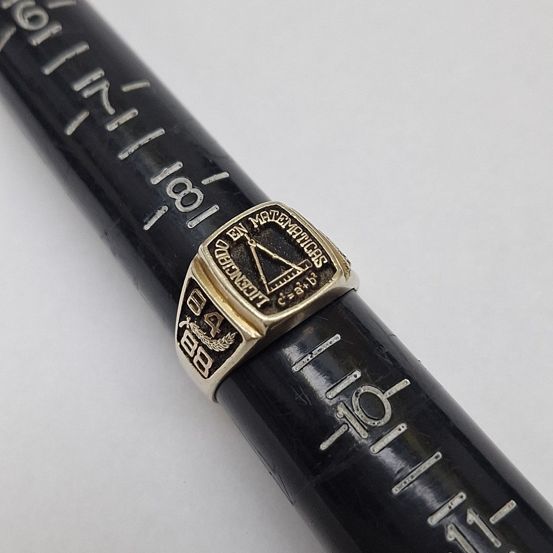 ANILLO DE GRADUACIÓN ORO 8 K 7.4 GRMS (SEMINUEVO)