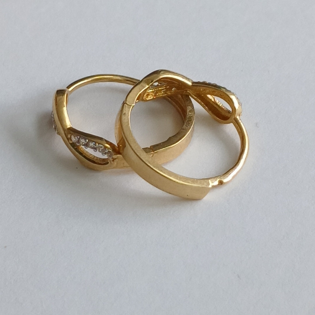 HUGGIES ORO 14K 2.1 (NUEVO)