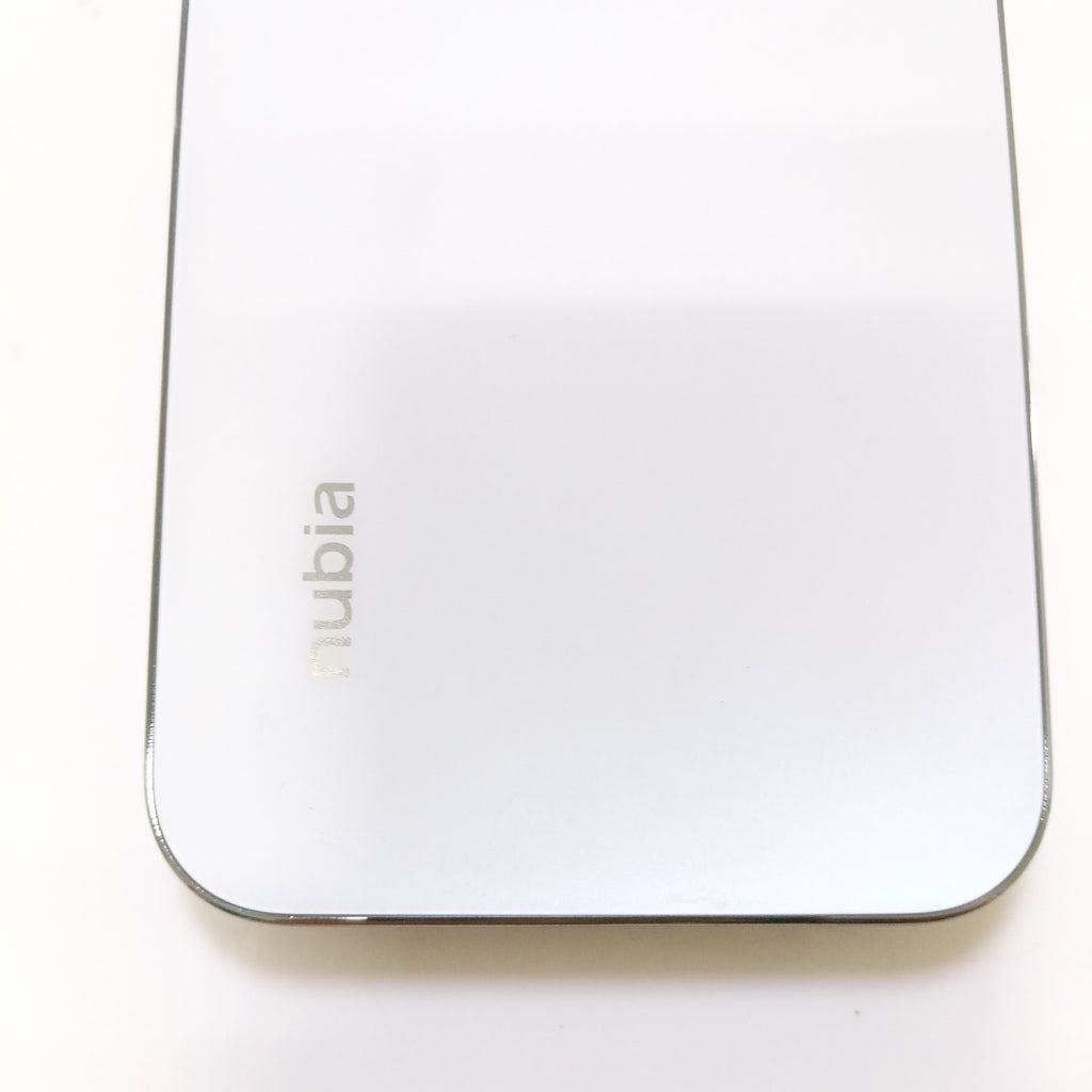 CELULAR NUBIA V80 PRO Z2576 (2025) 256 GB 8 GB RAM (SEMINUEVO)