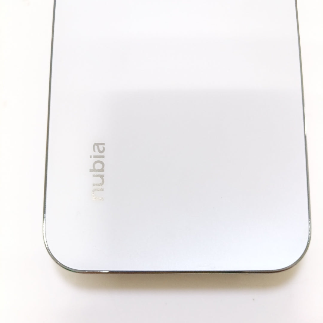 CELULAR NUBIA V80 PRO Z2576 (2025) 256 GB 8 GB RAM (SEMINUEVO)