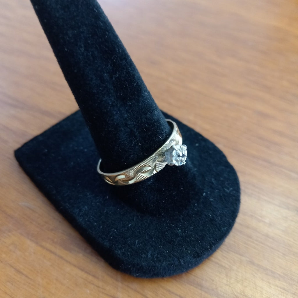 SOLITARIO ORO 14 K 1.8 GRMS (SEMINUEVO)