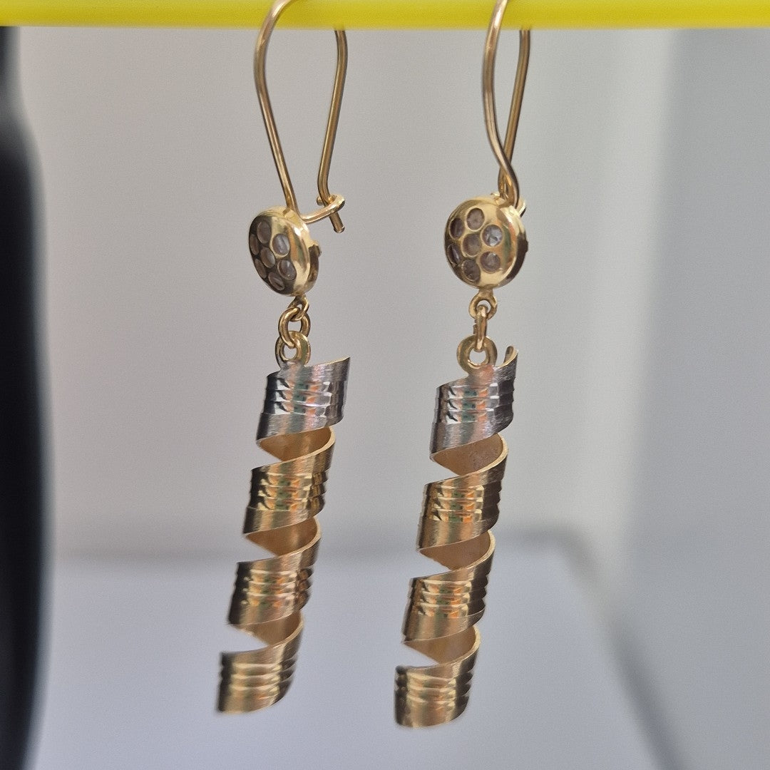 ARETES PAR ORO 14 K 3.9 GRMS (SEMINUEVO)