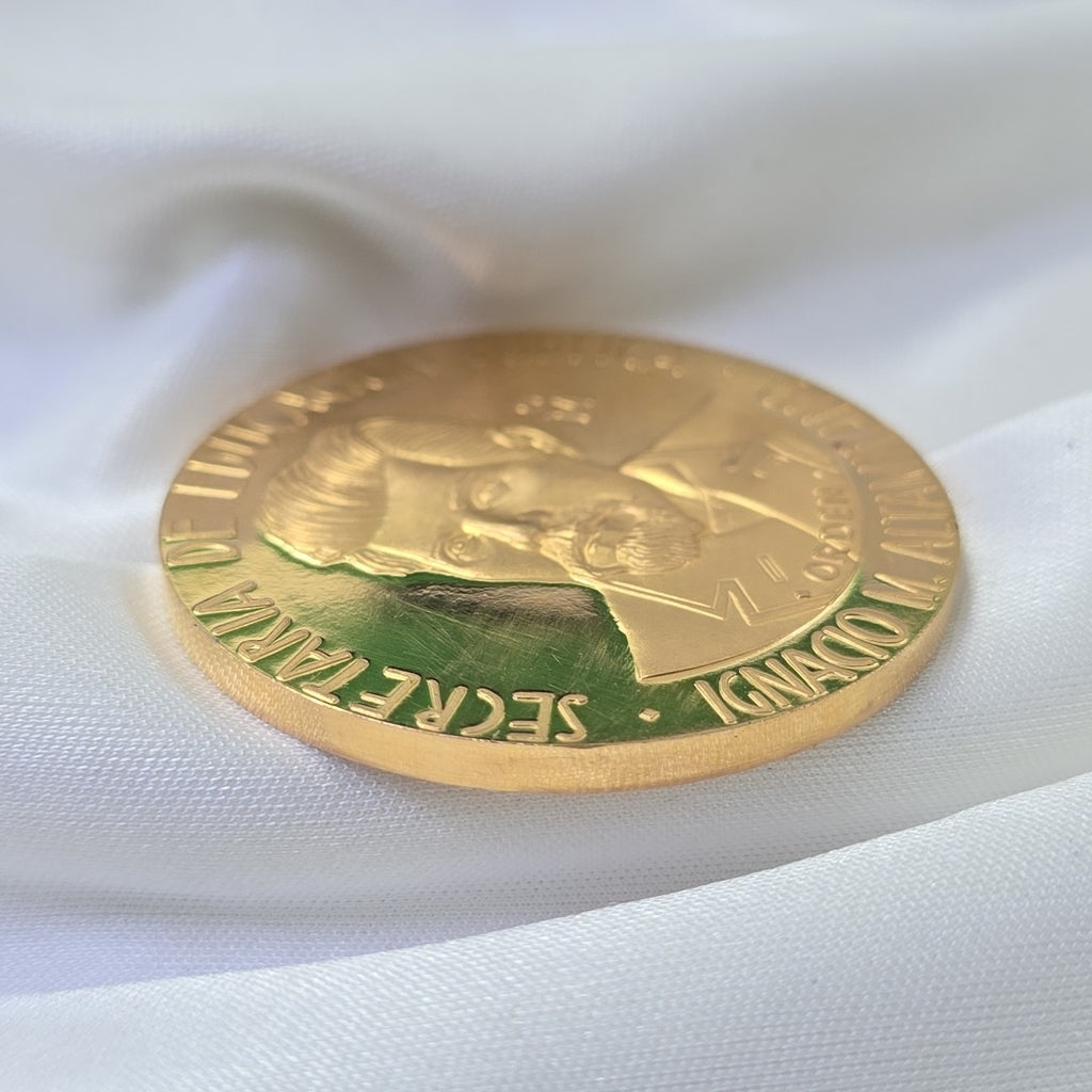 MEDALLA CONMEMORATIVA ORO 21 K 42,00 GRMS (SEMINUEVO)