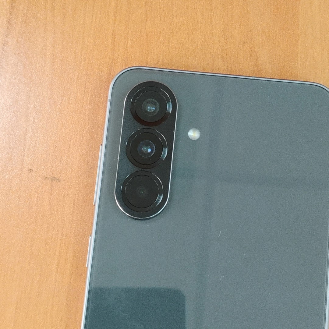 CELULAR SAMSUNG GALAXY A56 SM-A566E (2025) 128 GB 8 GB RAM (SEMINUEVO)