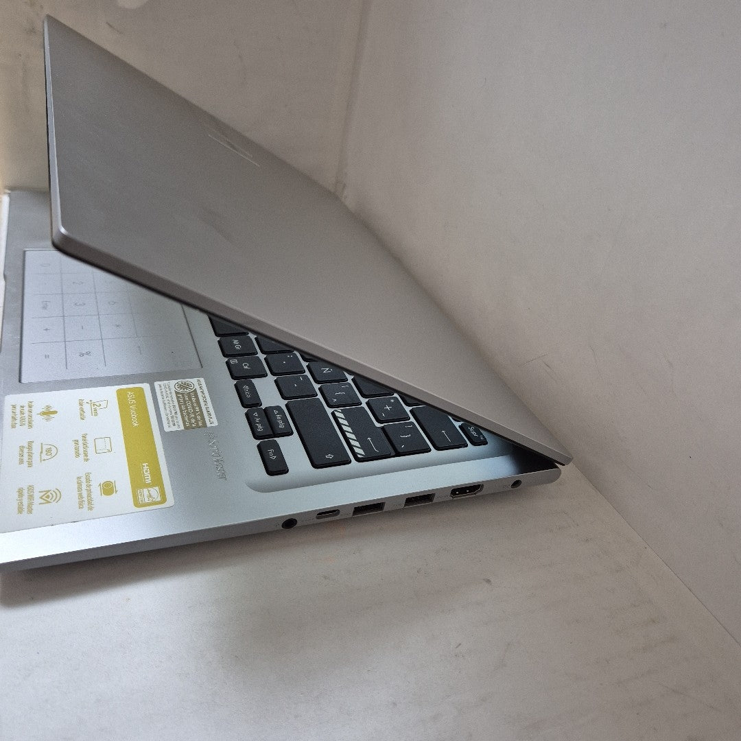 LAPTOP ASUS VIVOBOOK 14 X1405VA-LY611W (2025) 512 GB SSD 16 GB RAM (SEMINUEVO)