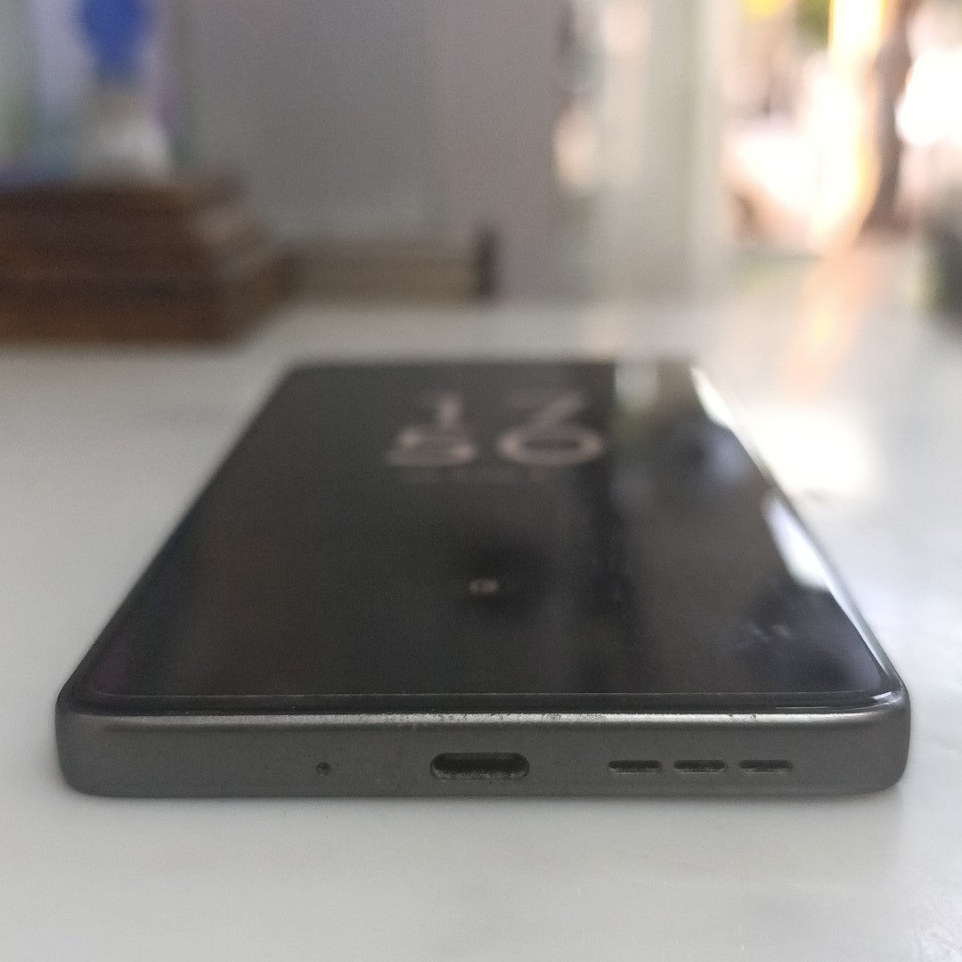 CELULAR MOTOROLA MOTO G75 5G XT2437-4 (2024) 256 GB 8 GB RAM (SEMINUEVO)