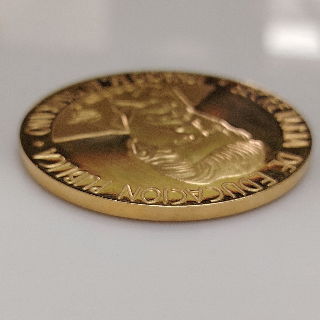 MEDALLA CONMEMORATIVA ORO 21 K 42.1 GRMS (SEMINUEVO)