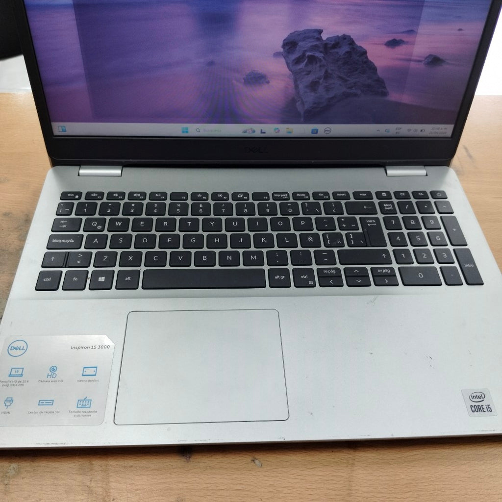 LAPTOP DELL INSPIRON 3501 (2021) 256 GB SSD 8 GB RAM (SEMINUEVO)