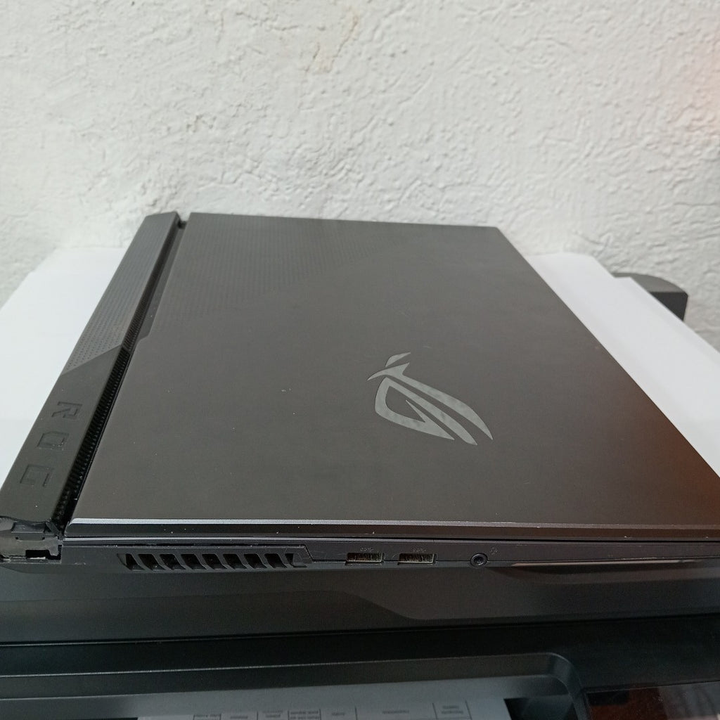LAPTOP ASUS ROG STRIX G17 G713PV-WS94 (2024) 1 TB SSD 16 GB RAM (SEMINUEVO)