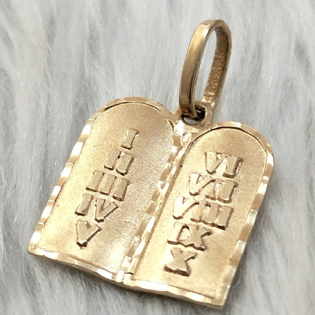 DIJE ORO 14 K 1.9 GRMS (SEMINUEVO)